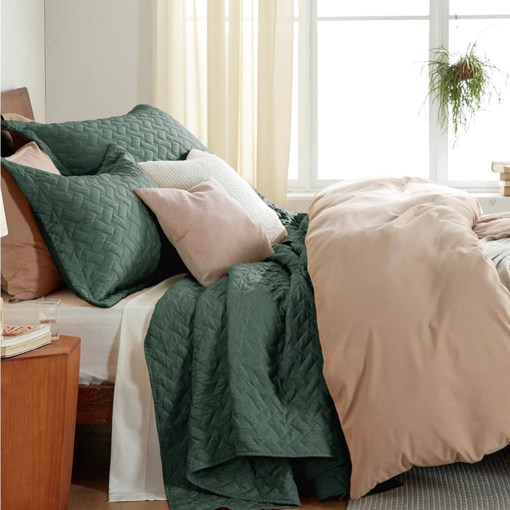 King Size Green Quilted Pillow Cases (2) NWOT